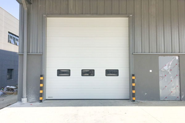 畜牧产品生产加工仓库ac米兰官方网址入口官网
保温提升门