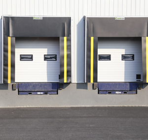 物流仓库出货口米兰体育比赛结果分析图
