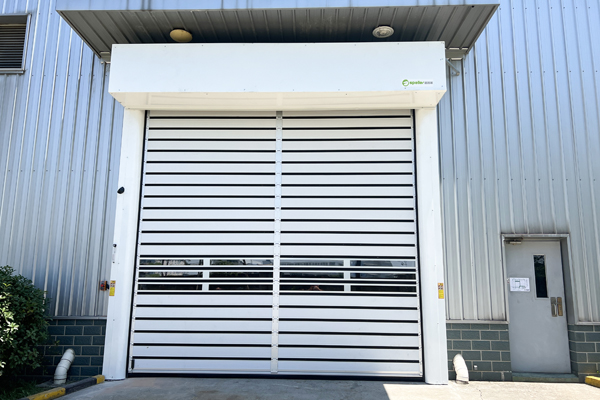 硬质快速门助力汽车检修口通道:高效通行 硬质快速门助力汽车检修口通道:高效通行