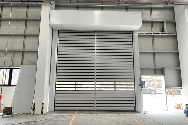 金属硬质快速门:食品厂房抗风的重要选择 金属硬质快速门:食品厂房抗风的重要选择