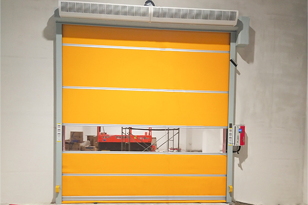 风幕机联动的快速卷帘门